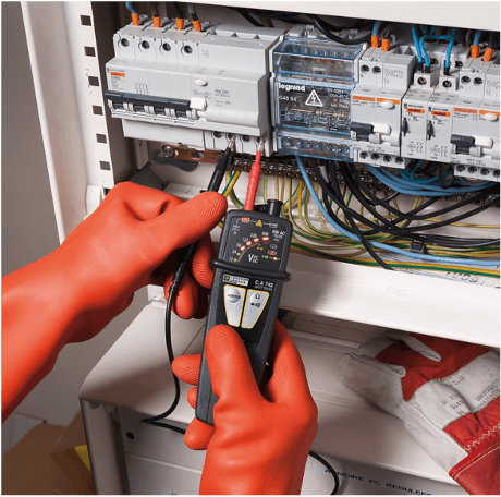 Apprentissage des procédures de sécurité en formation habilitation électrique avancée